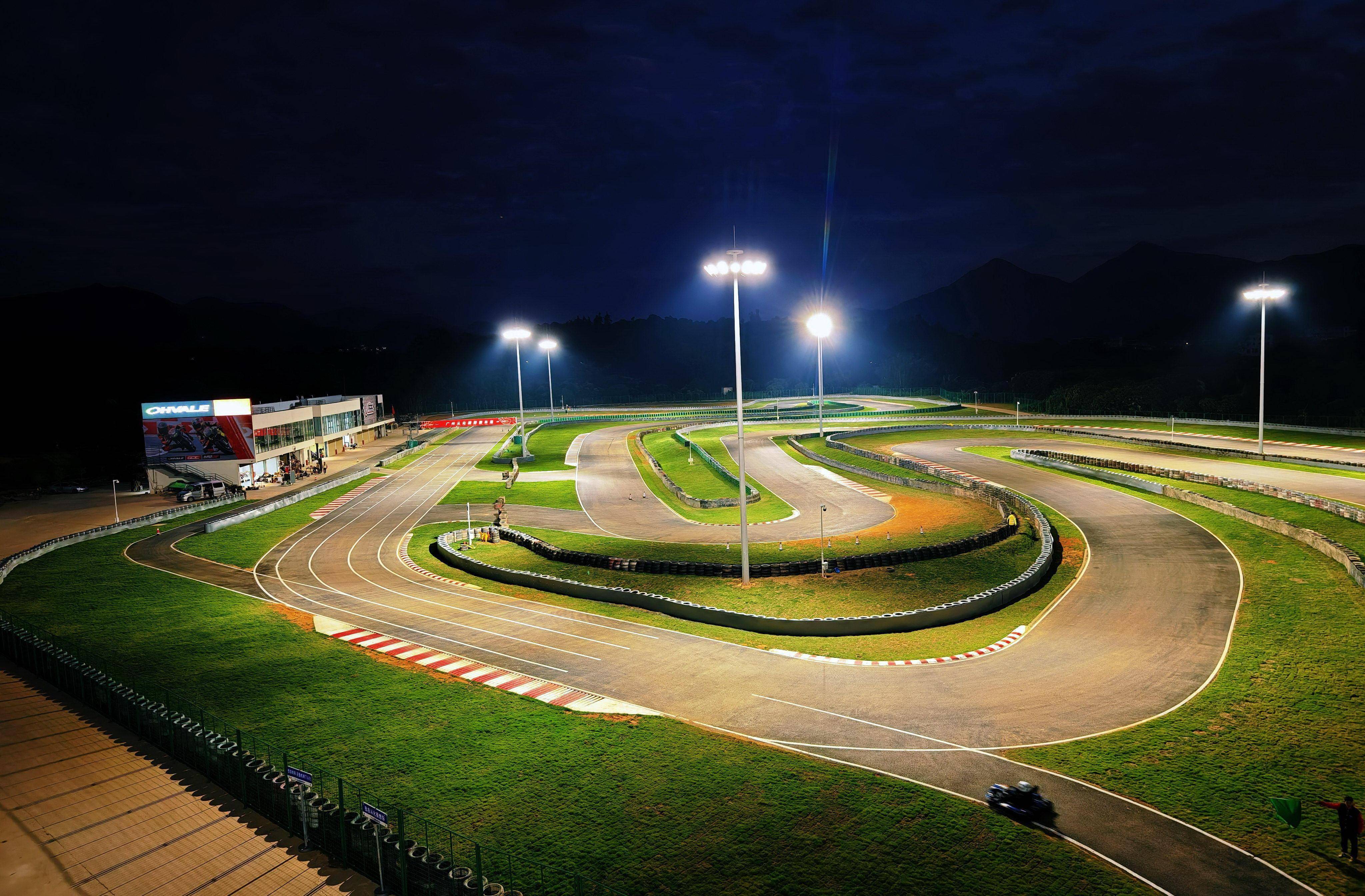 爱游戏官方-最美弯道：最佳视觉体验的极致赛段的简单介绍