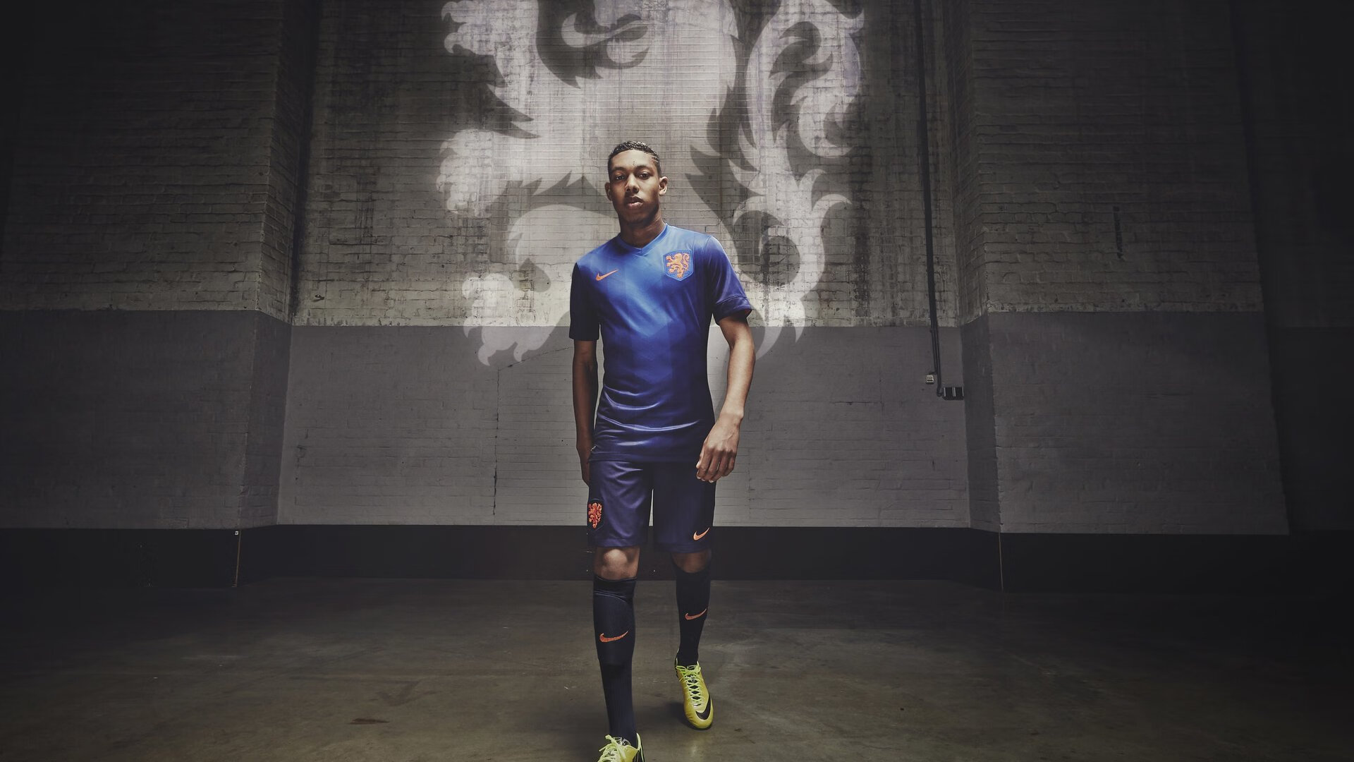 “英超逆境拼搏，夺冠希望稳步增长”，英超逆转夺冠