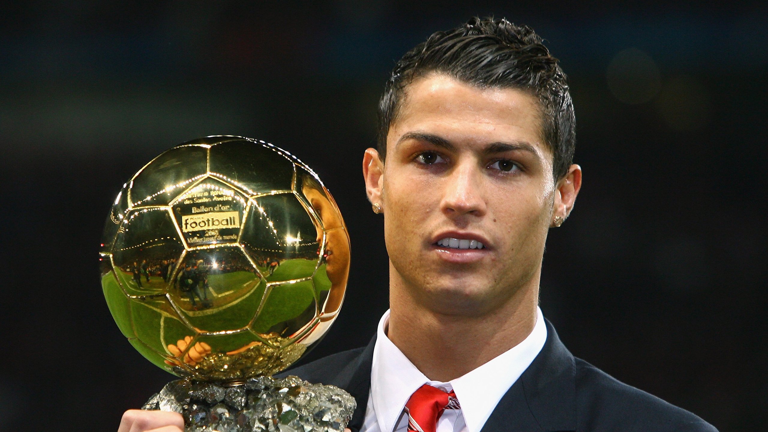 特色足球文化创意产业快速发展,助力文化产业繁荣,足球文化氛围